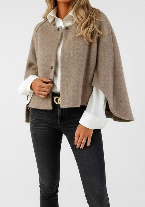 Florine™ – Élégance Douce en Coupe Courte